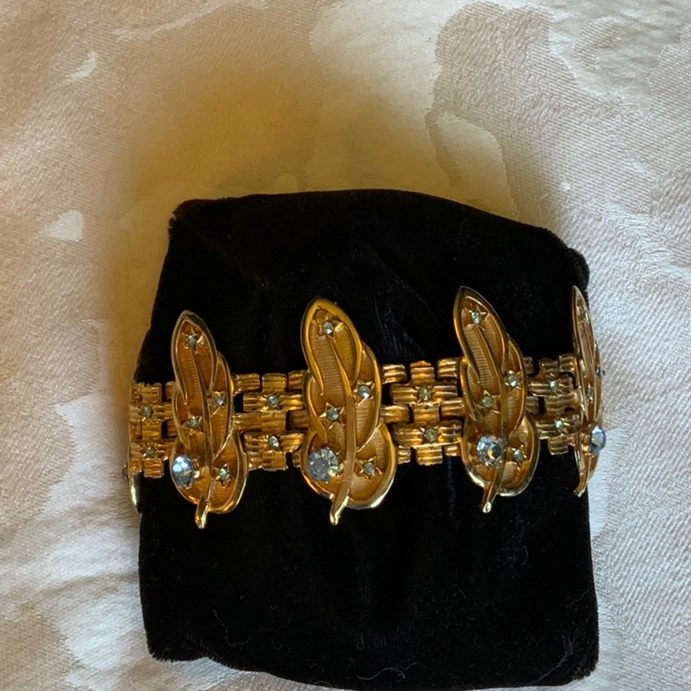 Vintage Gold Leafy Feather Design Bracelet Inlaid with Turquoise Rhinestones